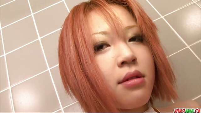 ブルネットの美しさの愛運指 女性 av クンニ