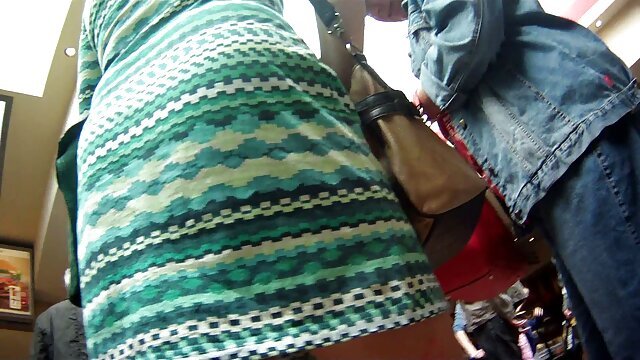 -庭師をねじ込む黒のセクシーな男 エロ 動画 ムーミン