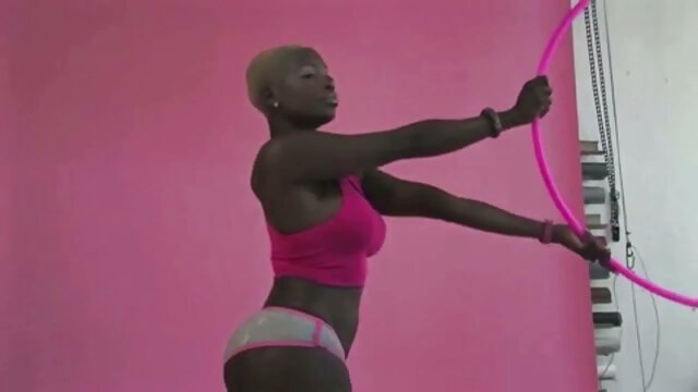 ロシアはwebカメラslut愚かな金髪に縛ら椅子に取り組んでいます 女性 アダルト 動画