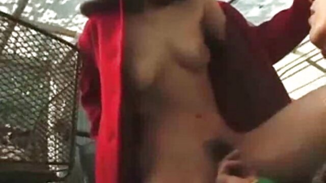 車の中で二人を蹴る 女 の 無料 セックス 動画